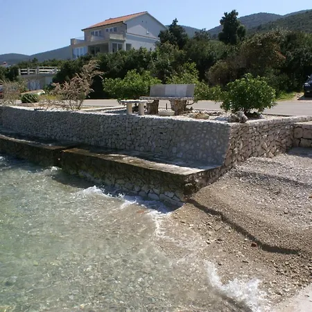 By The Sea Kneza, Korcula - 4342